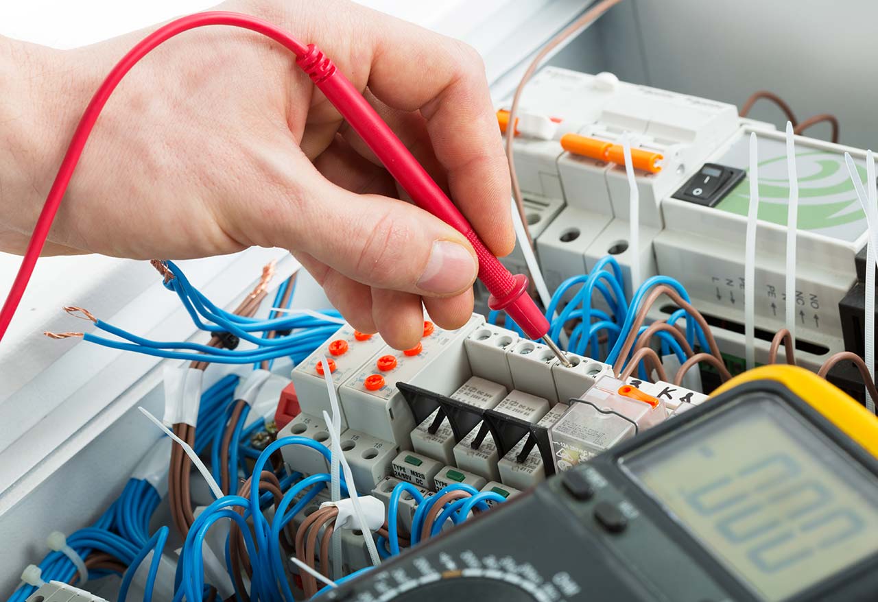 Prüfung ortsfester elektrischer Anlagen bei Neubauten: Wichtige Aspekte