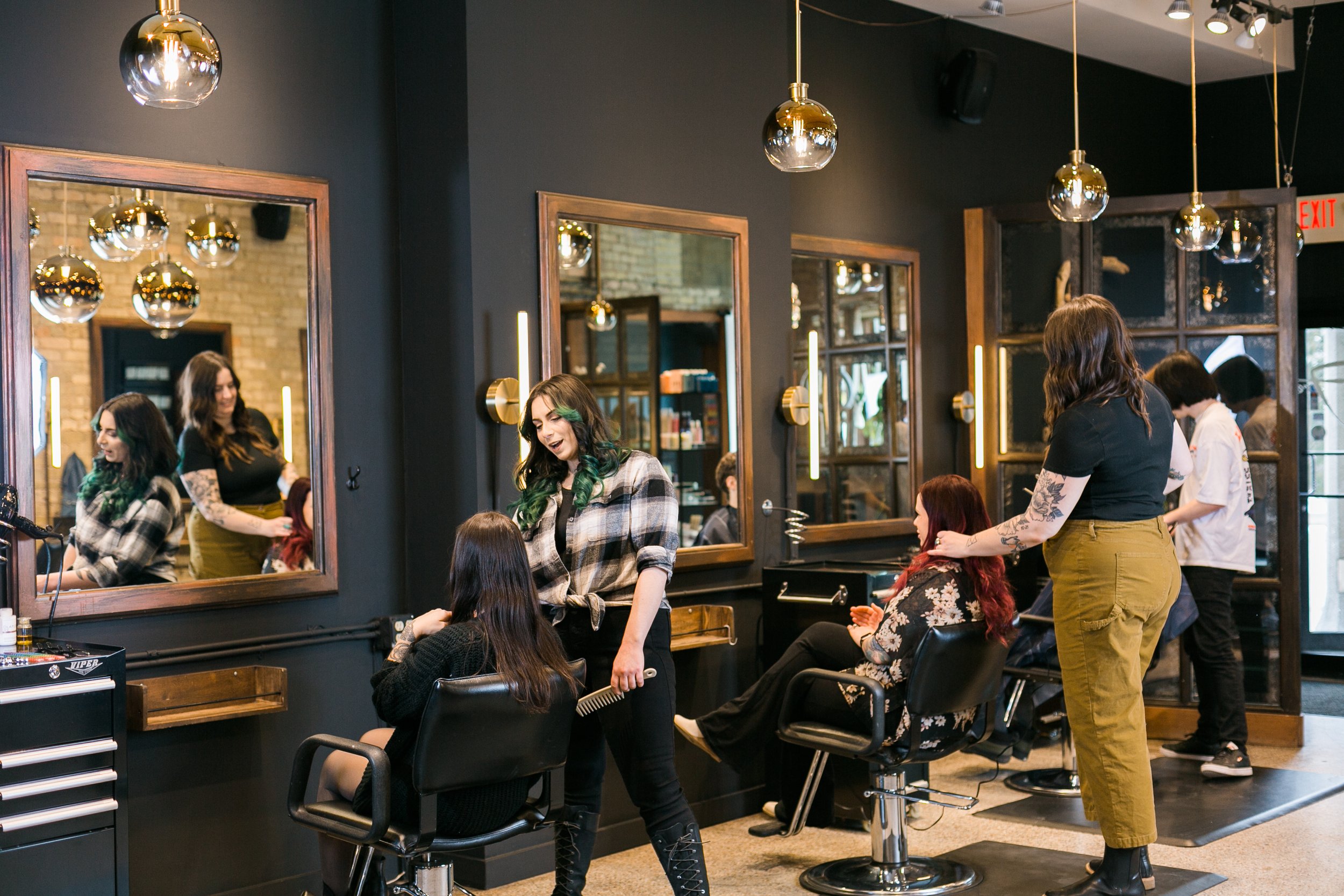 Einrichtung für Friseursalon – gratis Lieferung und Top-Preise
